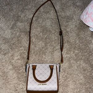 Adorable nude steve madden crossbody bag